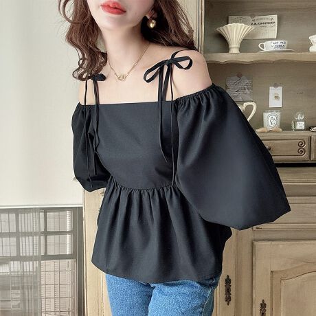 Women trendy top black