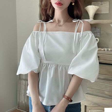 Women trendy top whaite