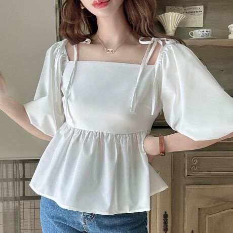Women trendy top whaite